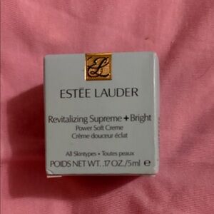 Estée Lauder Revitalizing Supreme + Bright Creme